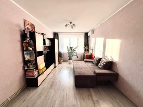 2-к квартира, 3/3 эт., 56м²