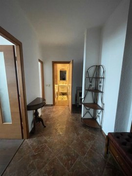 2-к квартира, 10/16 эт., 50м²