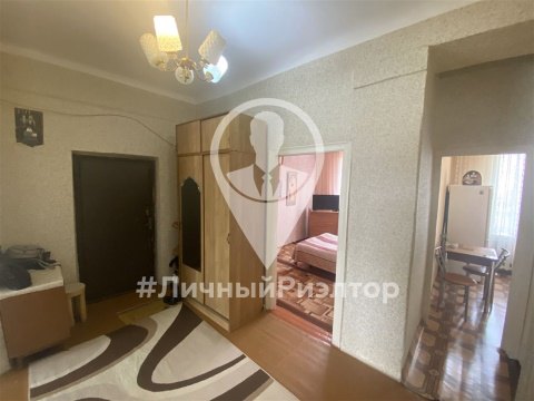 3-к квартира, 1/2 эт., 63м²